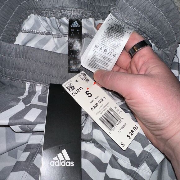 Adidas Small Pacer Women’s Active Shorts Gray White Abstract Stripe Pattern NWT - Picture 6 of 8